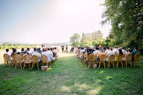 Cérémonie laïque en plein air au Château las Collas
