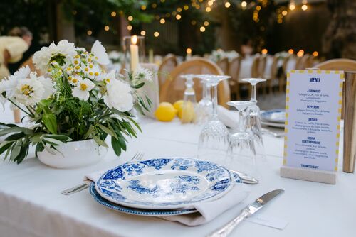 Détails de la table de mariage vintage thème Dolce Vita par Stella Maris